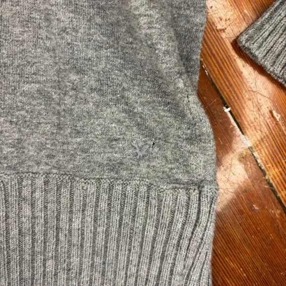 American Eagle Slouchy V-Neck Knit Sweater Gray Size M - Picture 5 of 7
